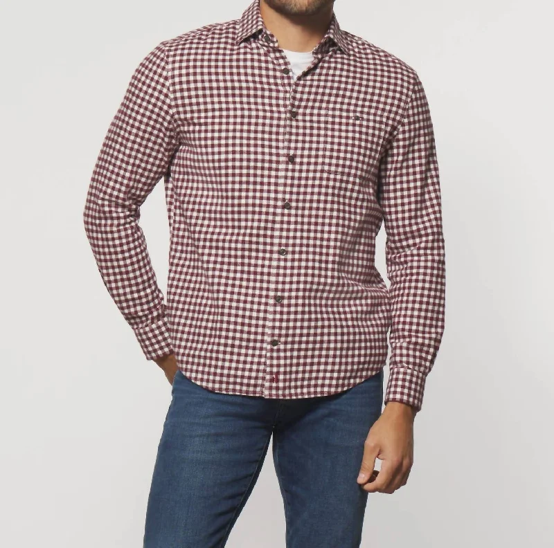 Men's Hyat Hangin' Out Button Up Shirt In Malibu Red